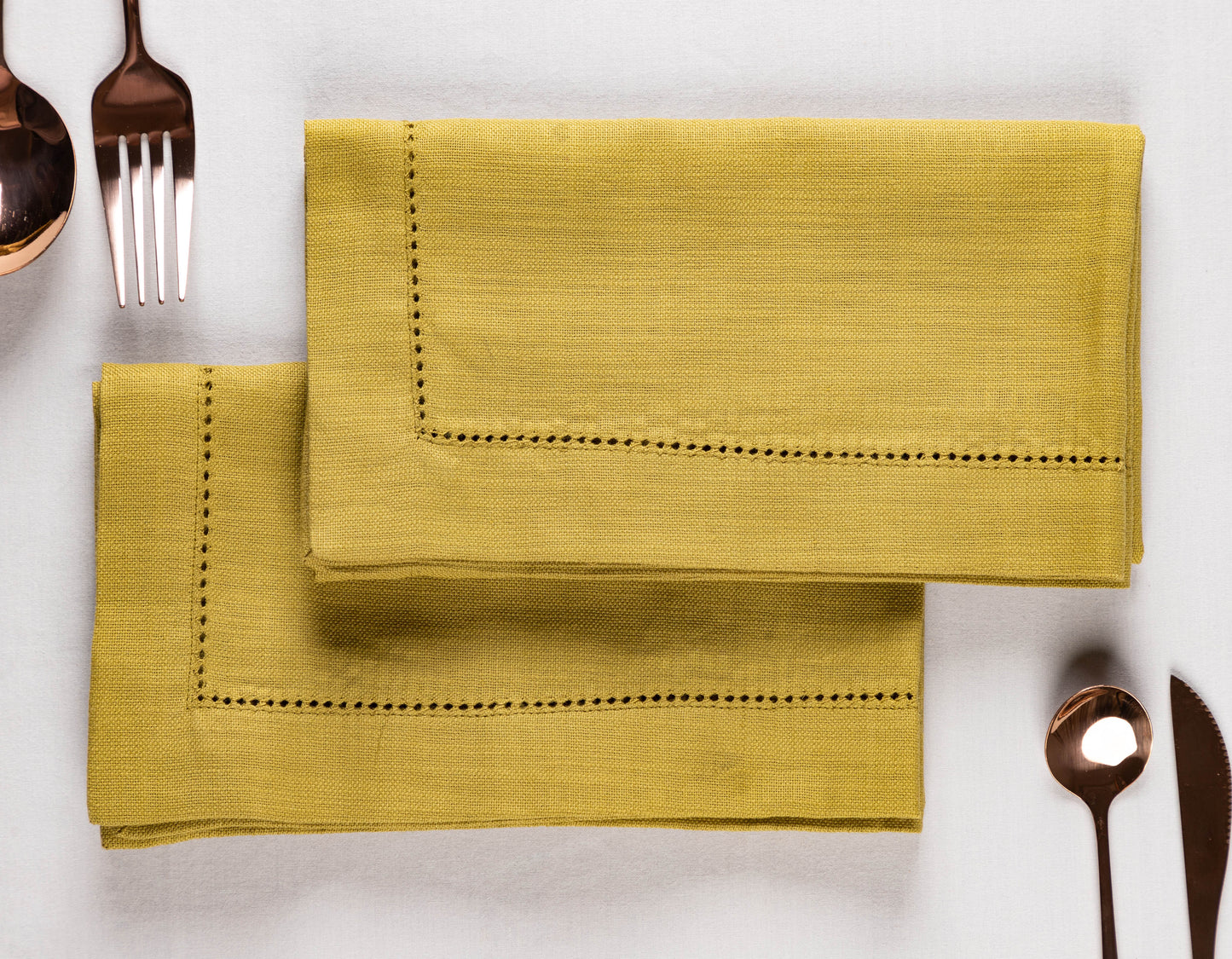 Alyvia Table Napkins Set with matching Napkin Ties