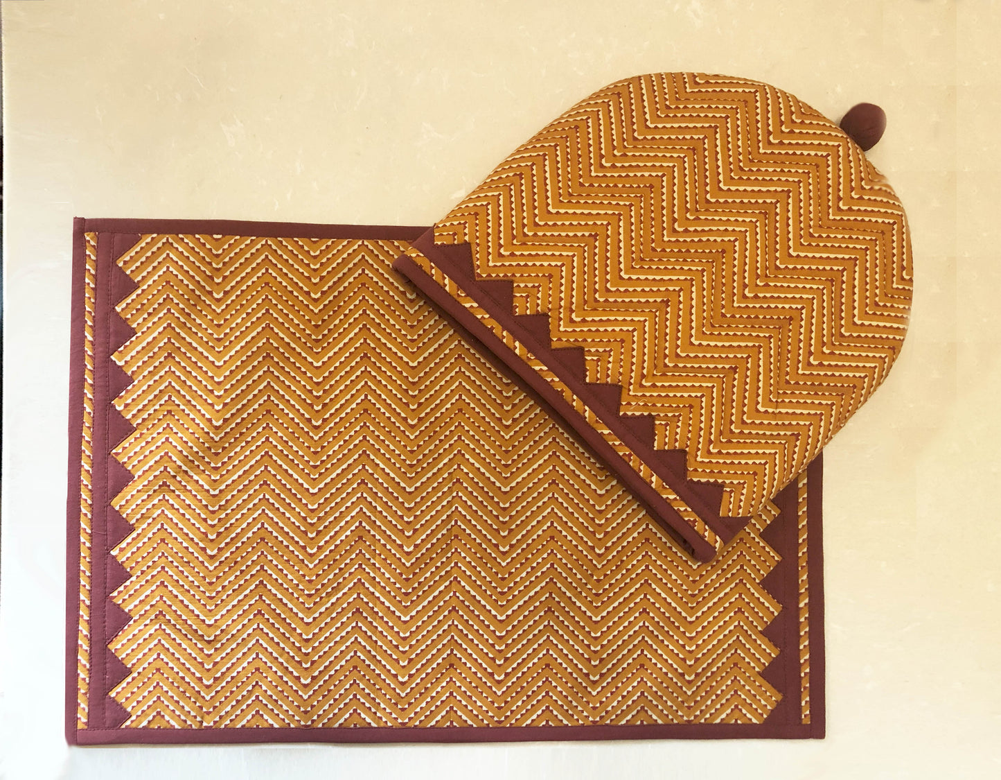 Vaani Tea Cozy & Tray Cloth set