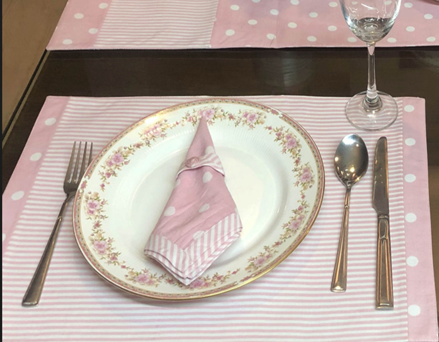 Fionne Placemats & Runner Set