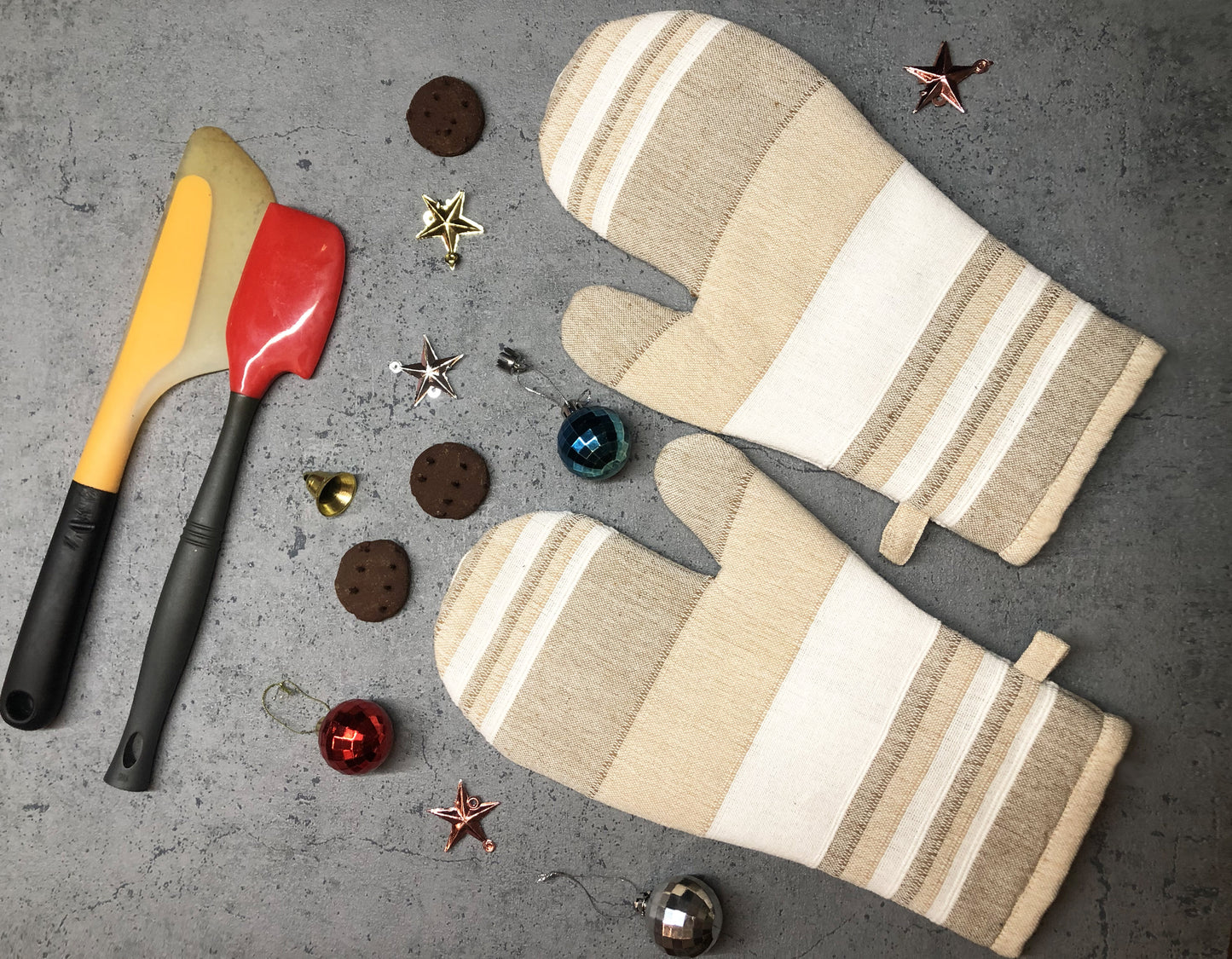 Remah Oven Mitts