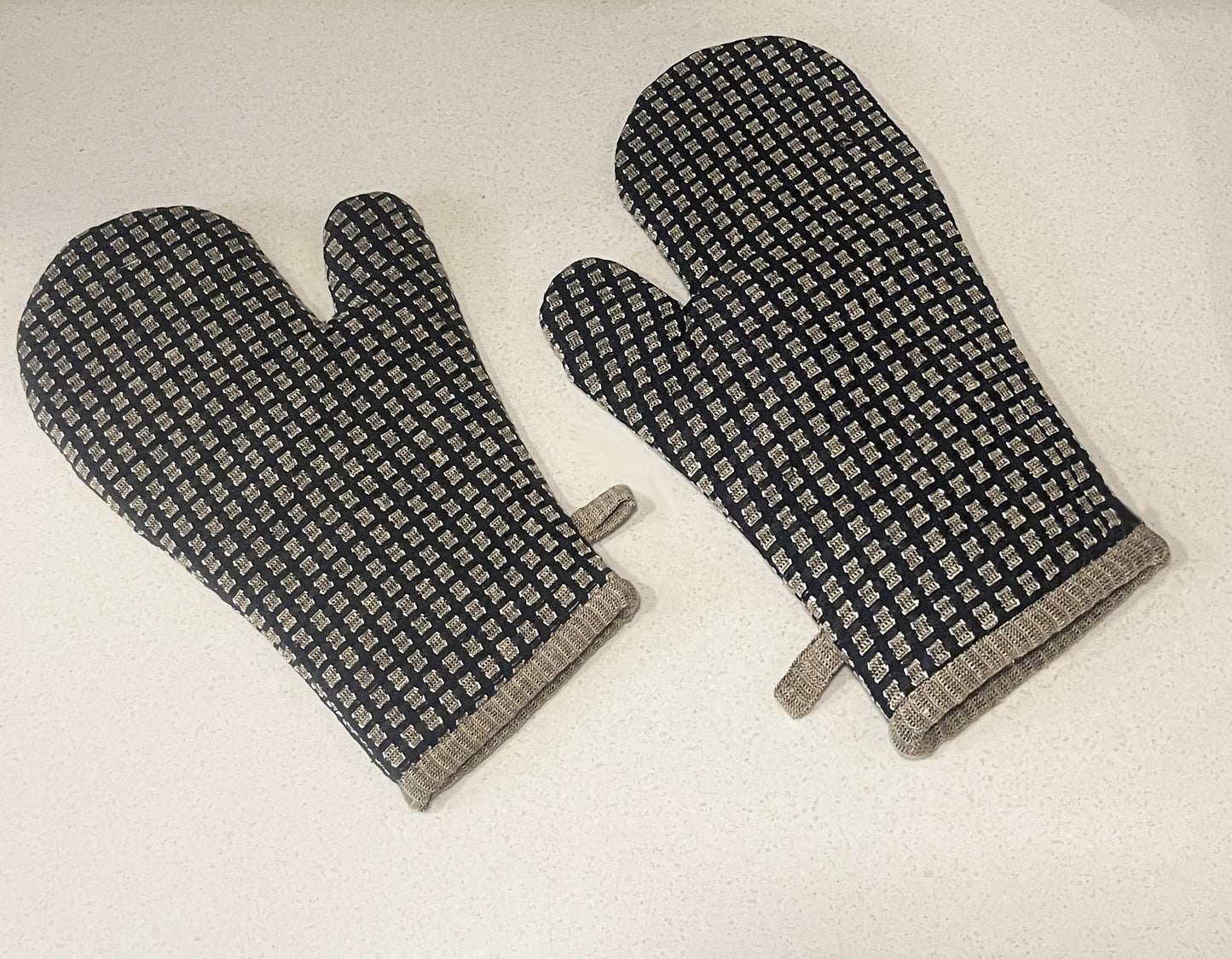 Kyrah Oven Mitts