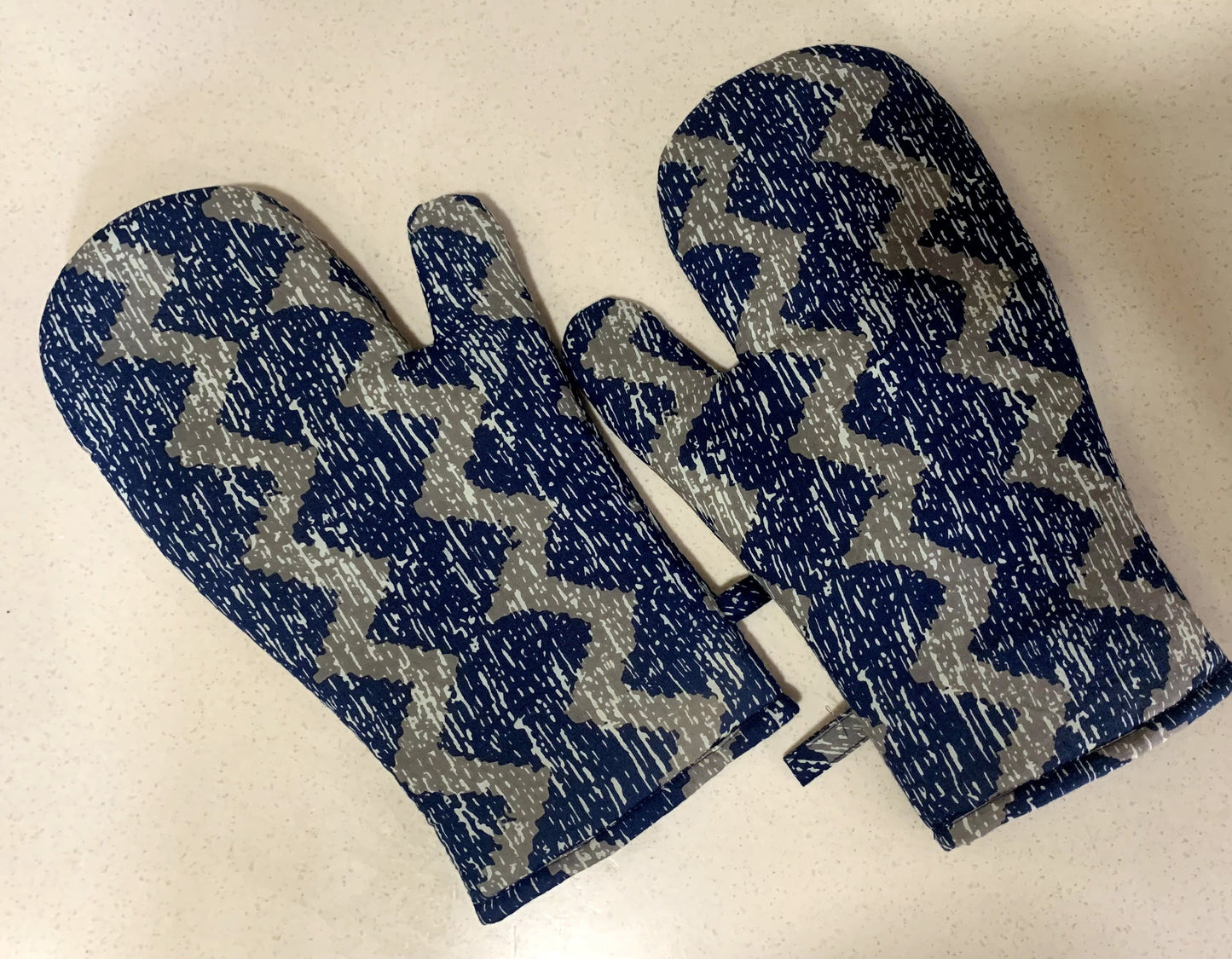 Wavy Duo Oven Mitts