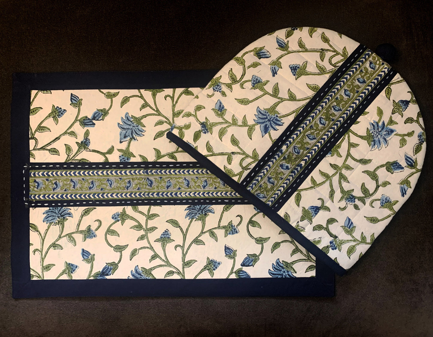 Linna Fare Tea Cozy & Tray Cloth set