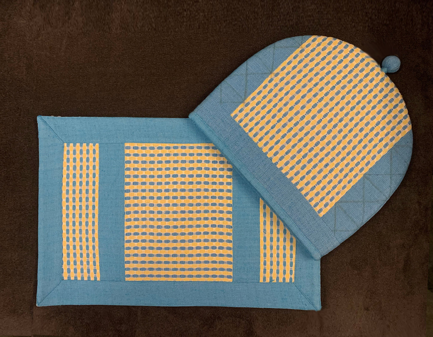 Nilam Tea Cozy & Tray Cloth set