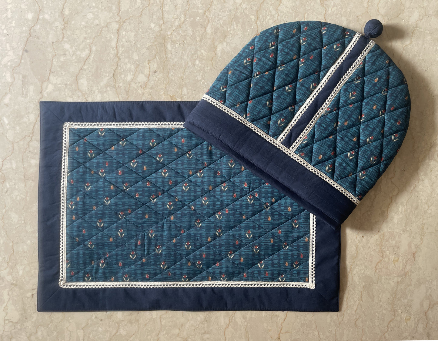 Kelly Tea Cozy & Tray Cloth set