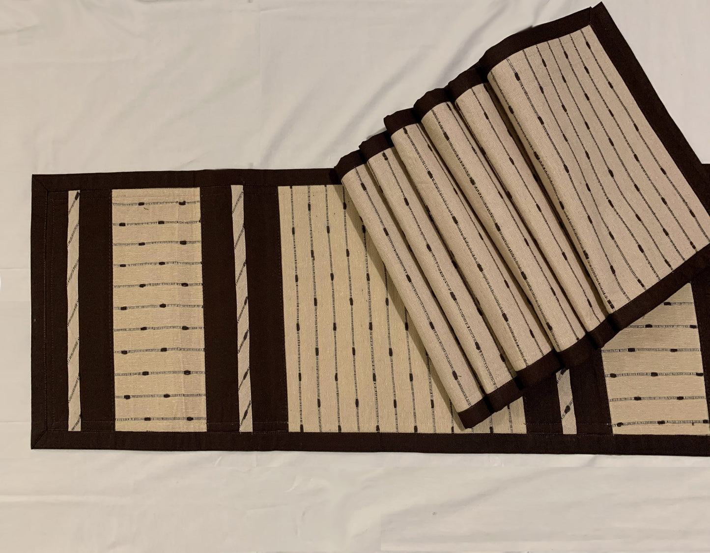 Kiona Placemats & Runner Set (reversible)