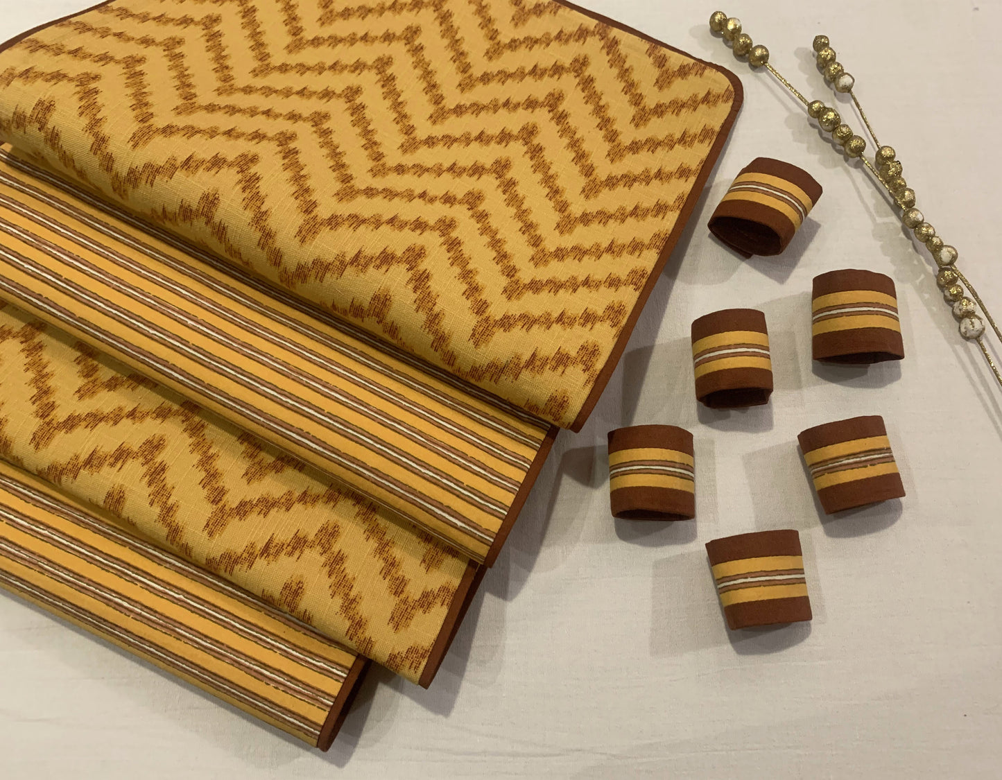 Kizzy Placemats & Runner Set