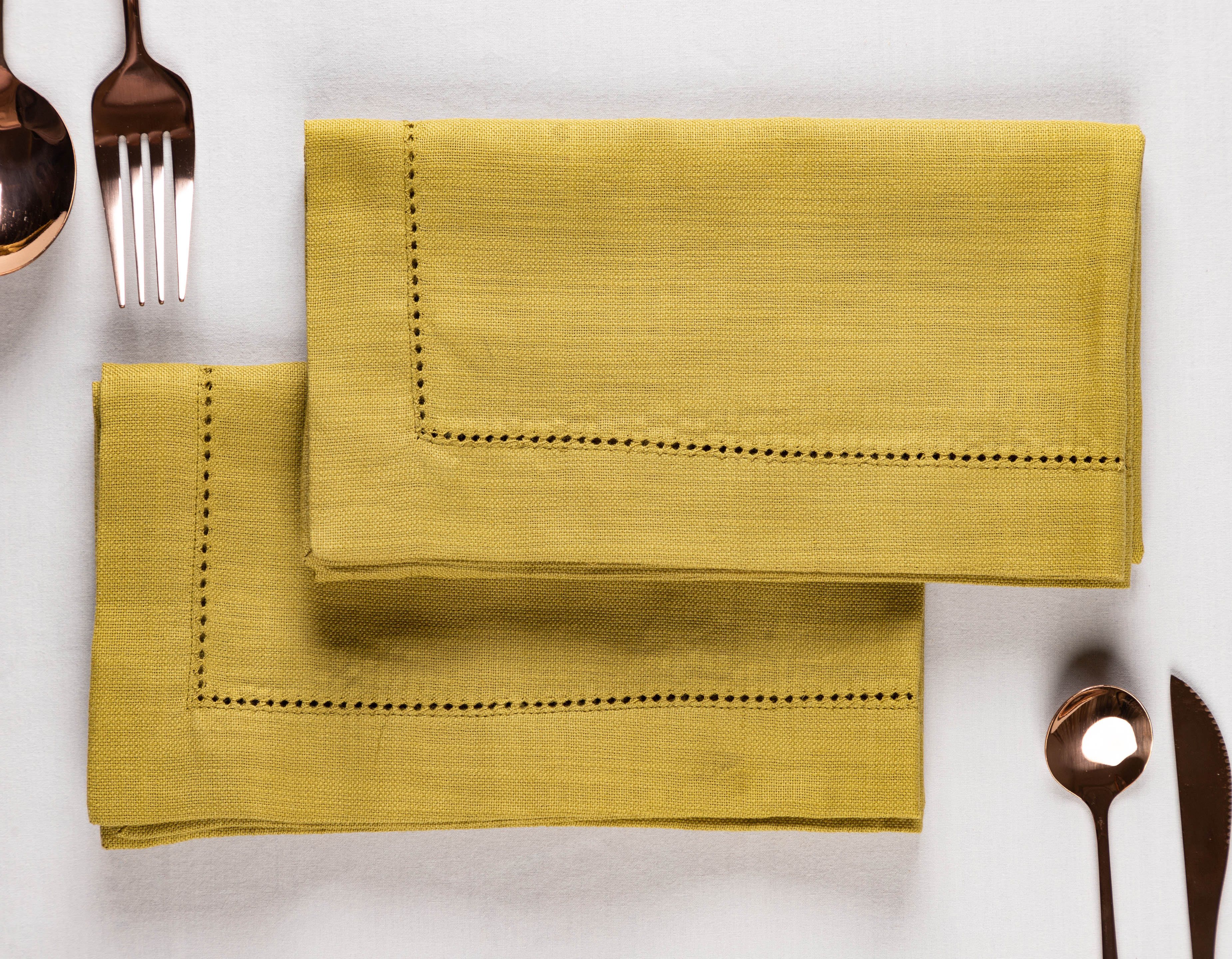 Alyvia Table Napkins Set with matching Napkin Ties