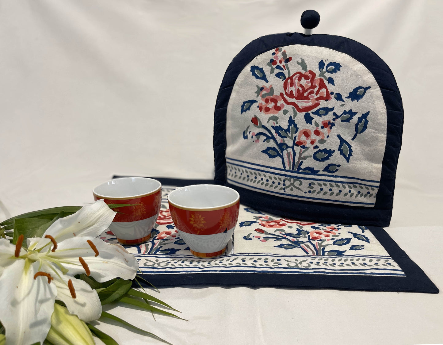 Roselyn Tea Cozy & Tray Cloth set