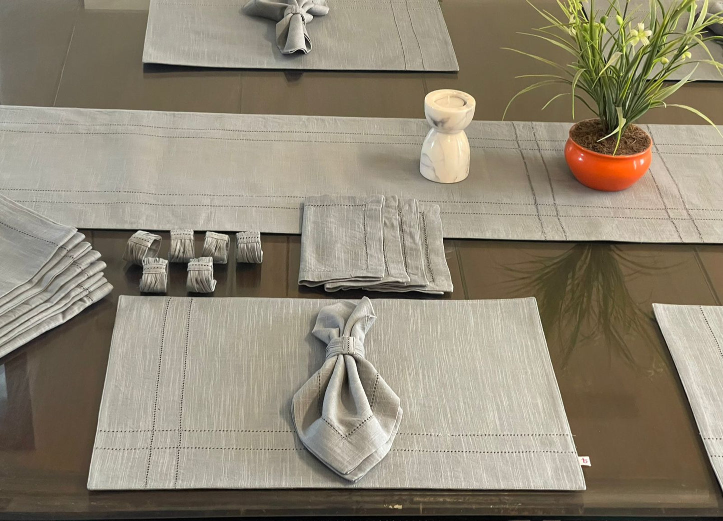 Nizha Customized Placemats set