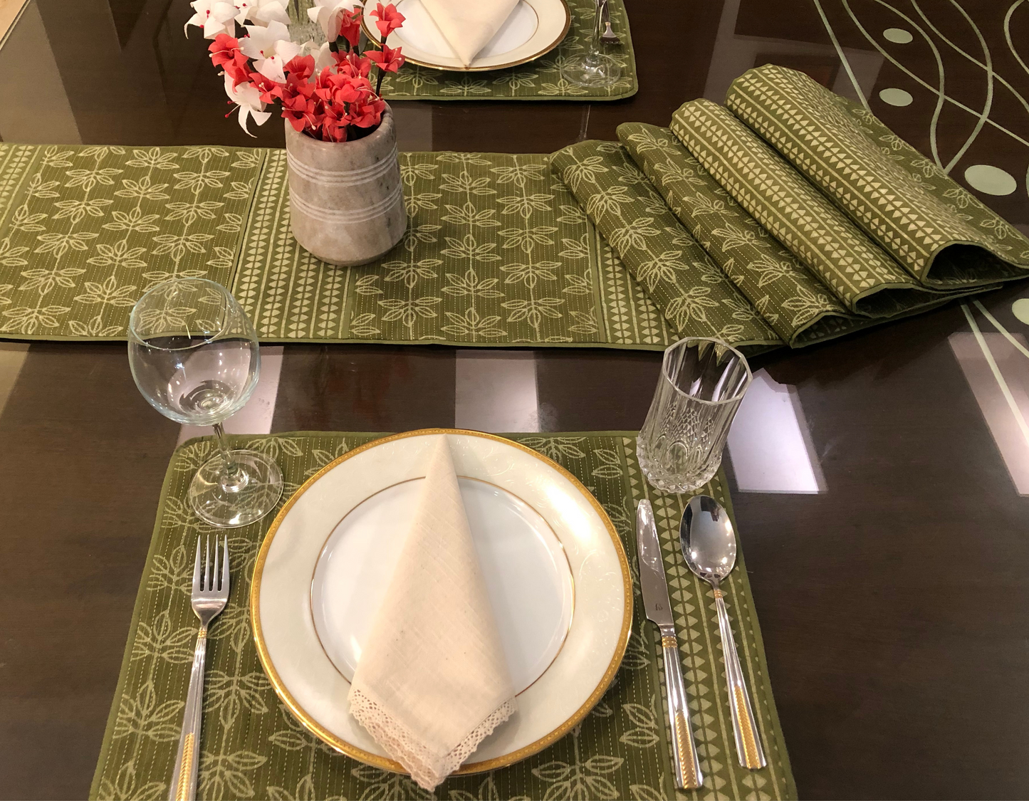 Green and White dining mats