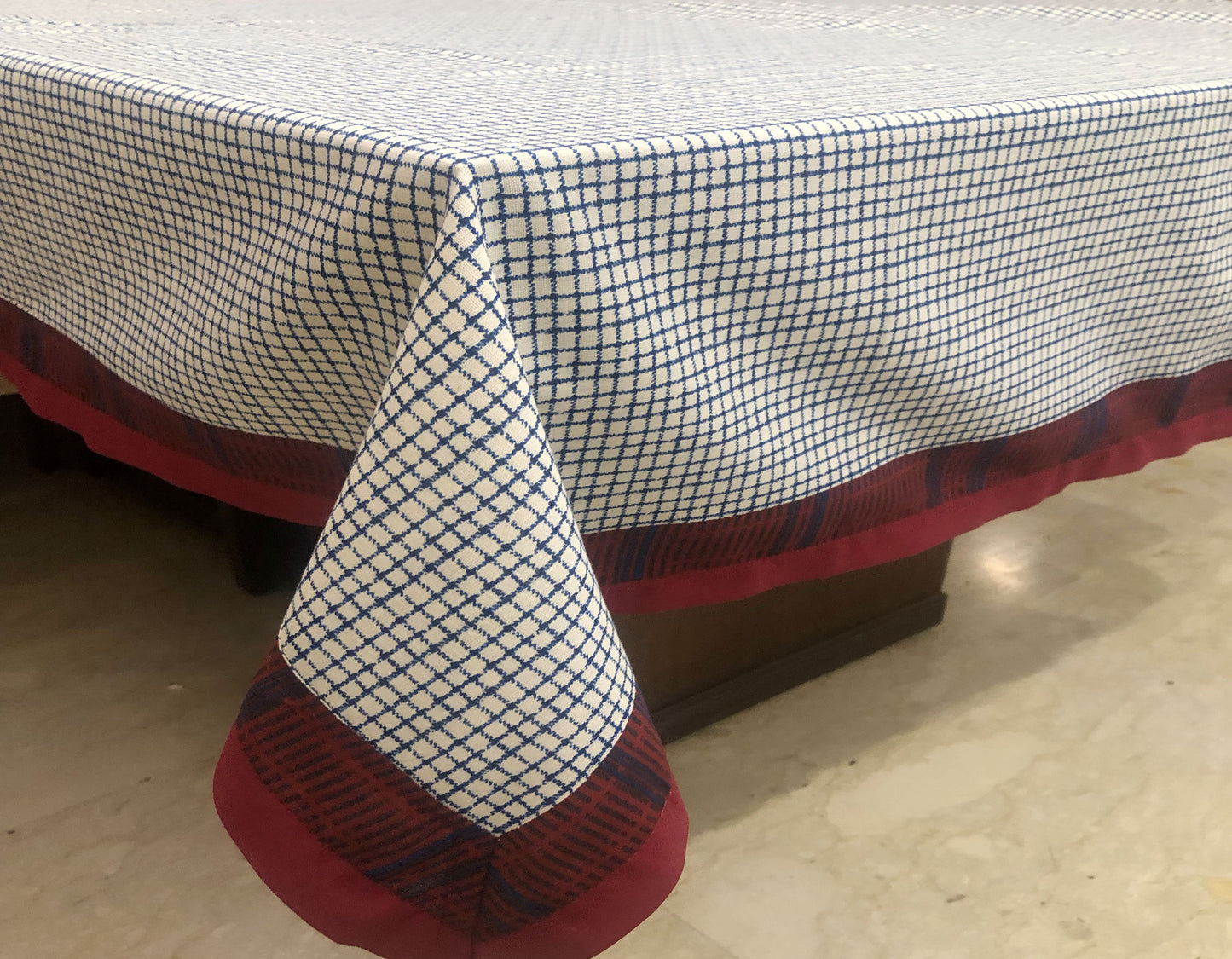 Table cloth