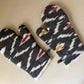 Rippled Joy Oven Mitts