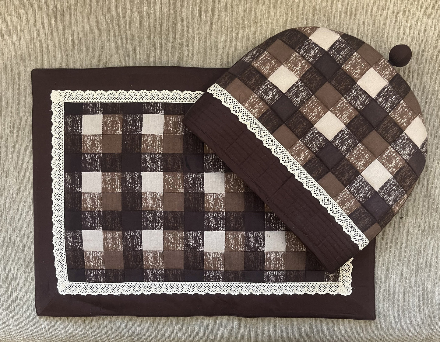 Bronna Tea Cozy & Tray Cloth set