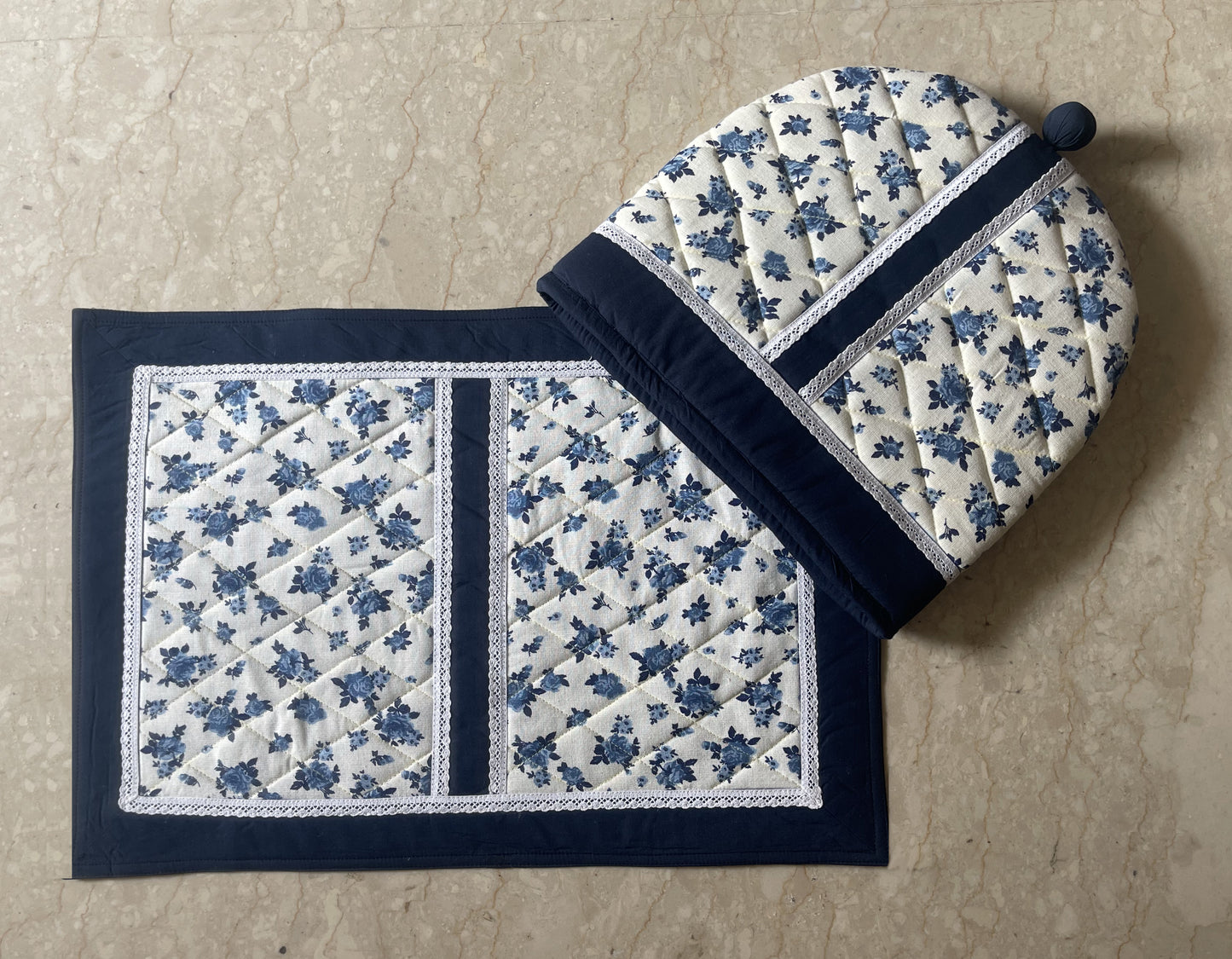 Erwin Tea Cozy & Tray Cloth set