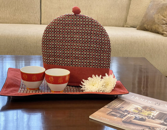 Arnes Tea Cozy & Tray Cloth set