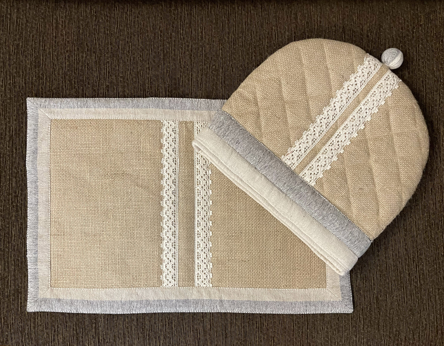 Quildoti Tea Cozy & Tray Cloth set