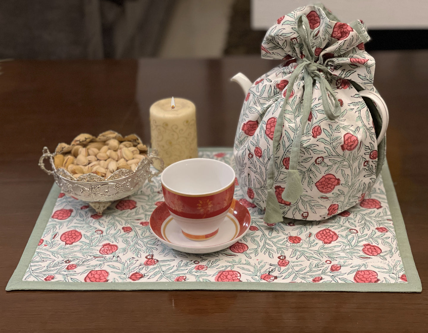 Talika Tea Cozy & Tray Cloth set