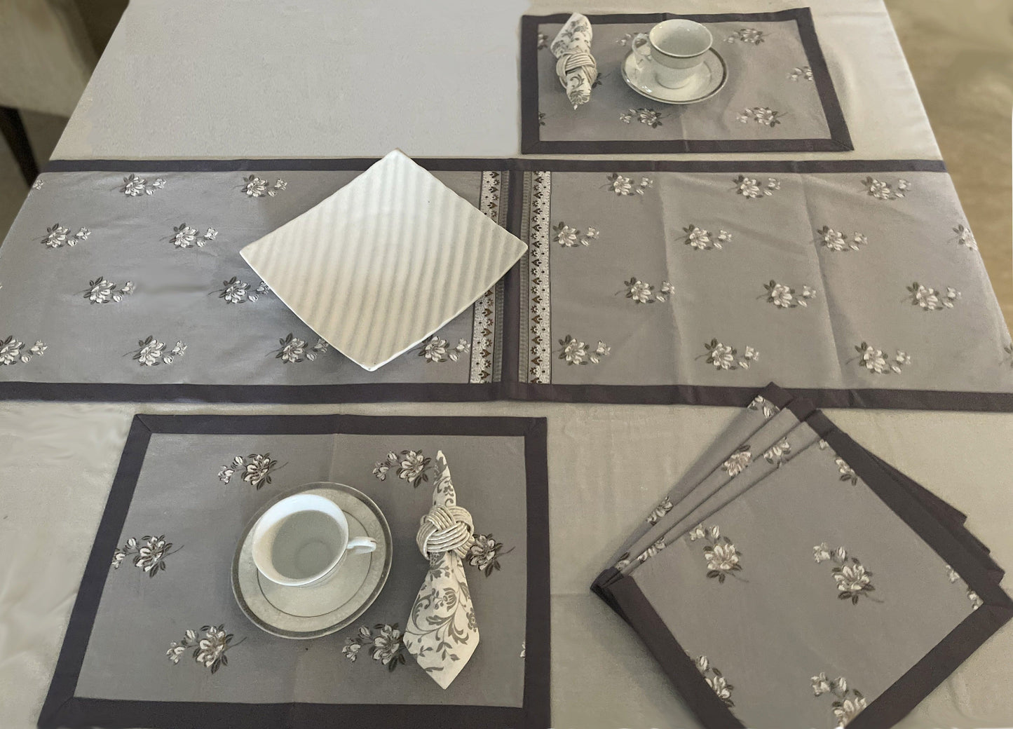 Floral Aura Placemats & Runner Set