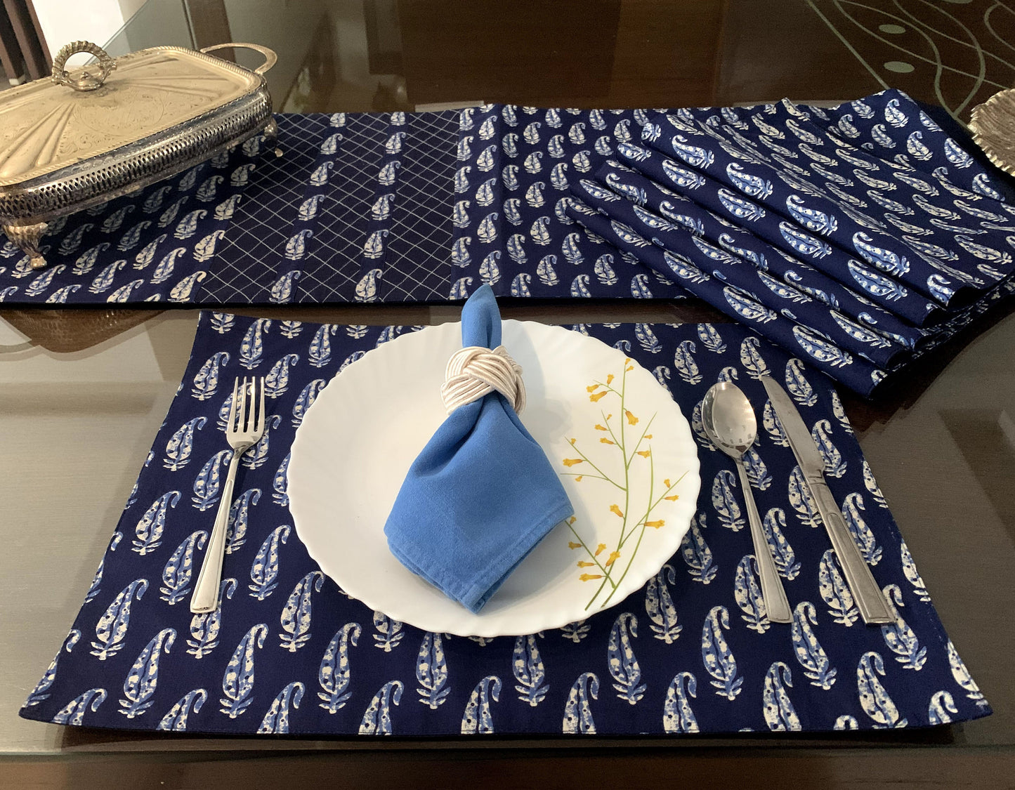 Paisley Mizzle Placemats & Runner Set