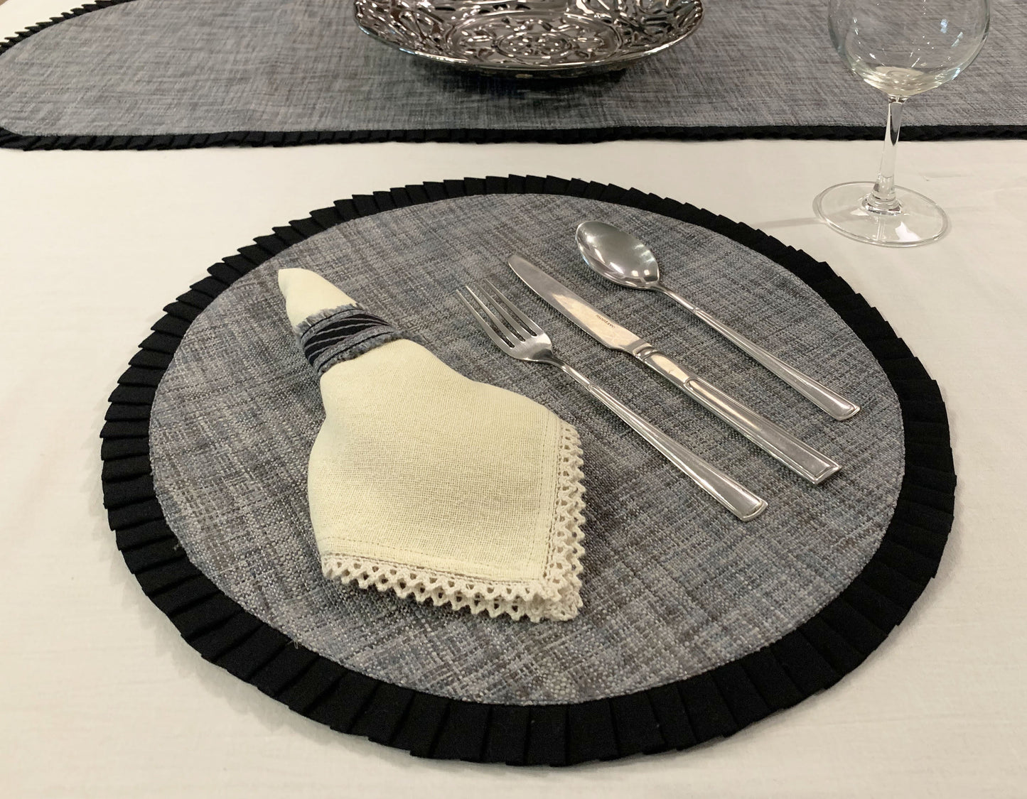 Afina Placemats & Runner Set