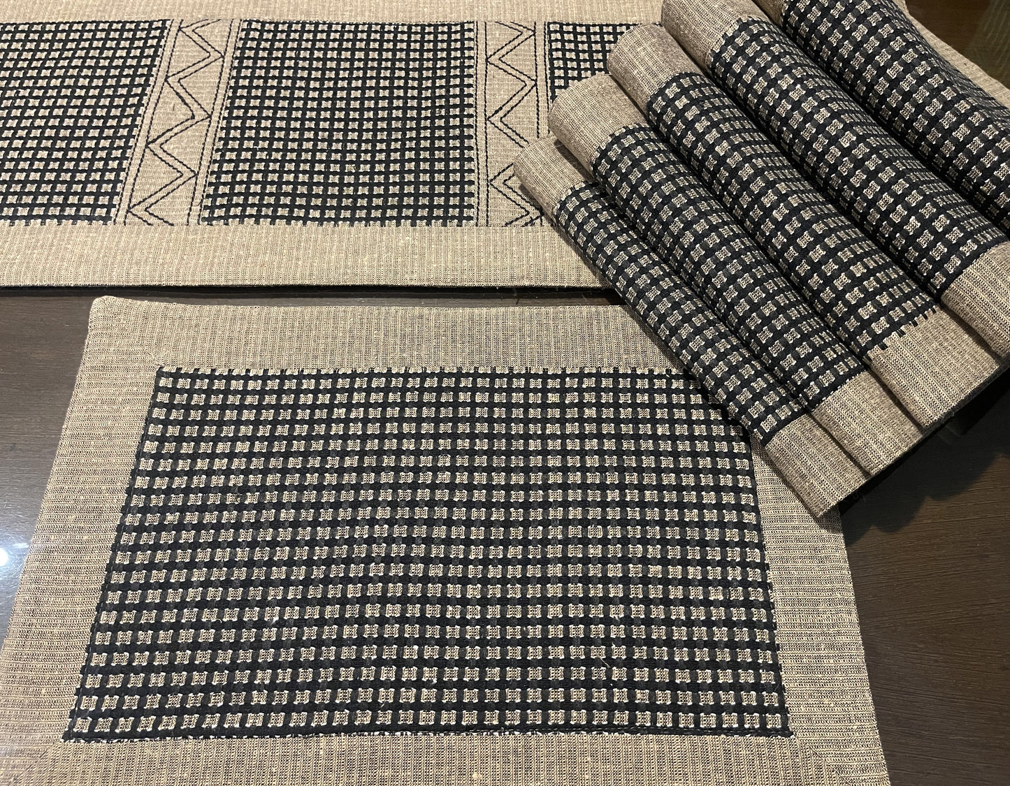 Burnett Placemats & Runner Set