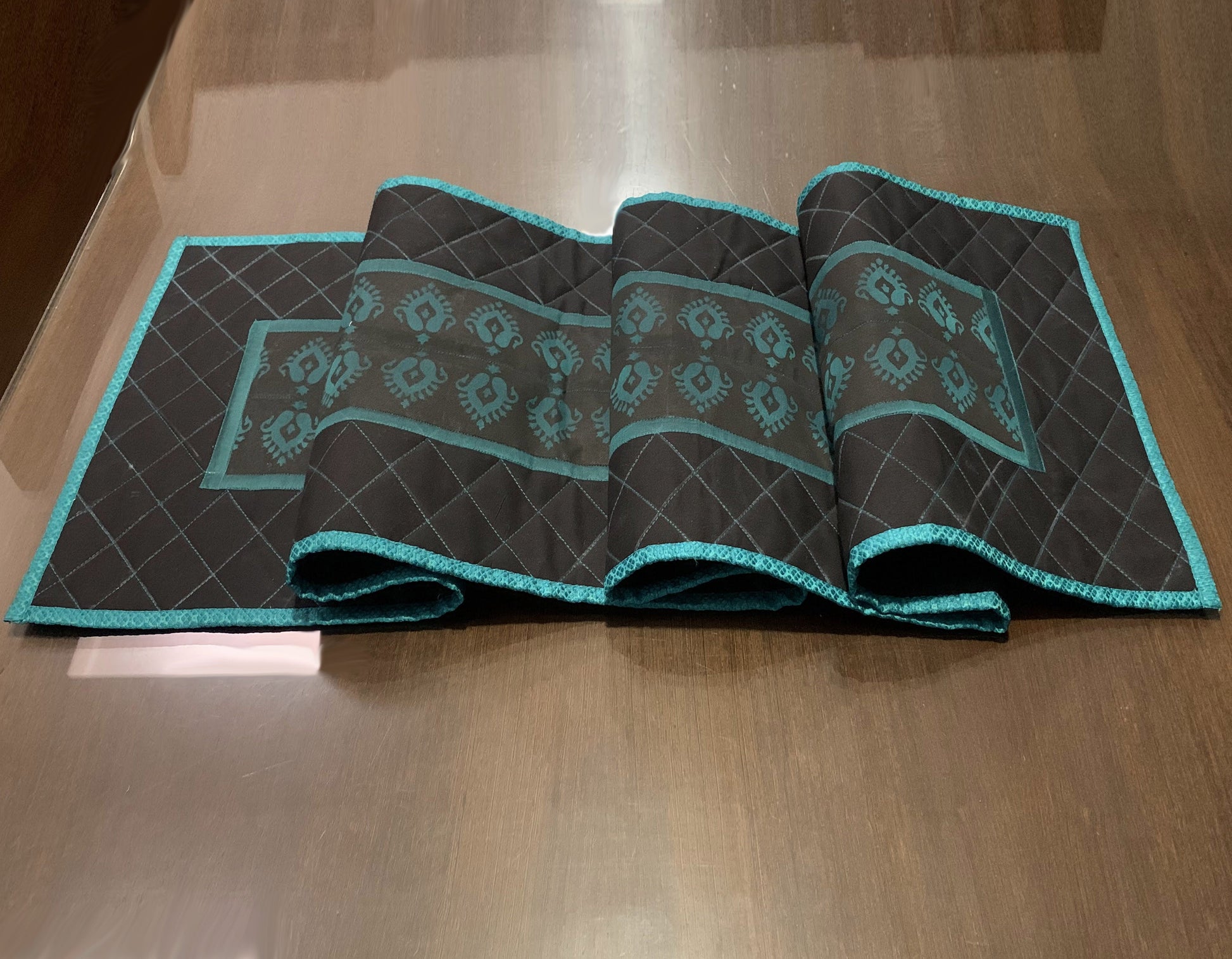 Table runner online 